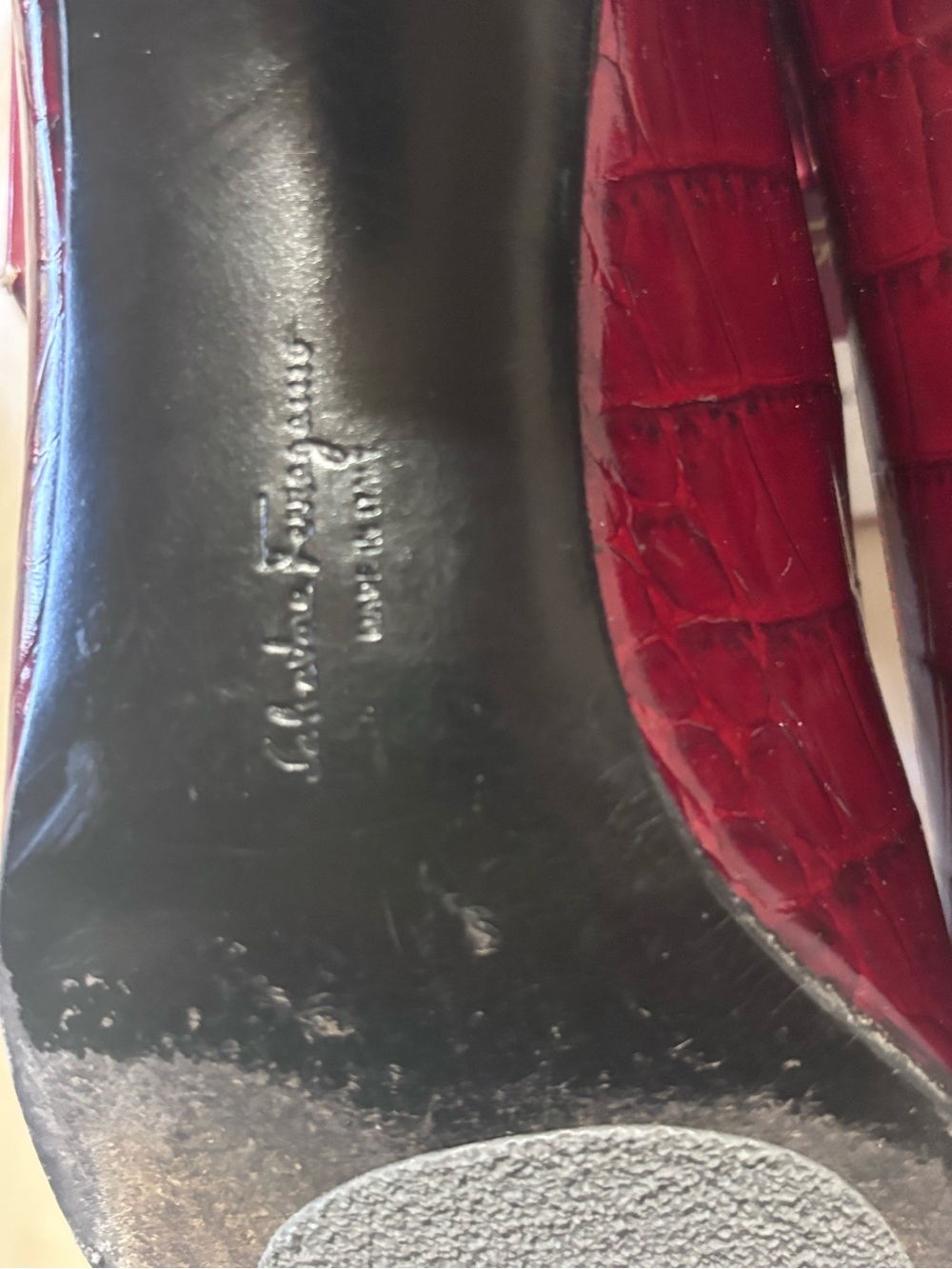 Salvatore Ferragamo GUAM Cherry Patentcalf 8 1/2 B - Picture 7 of 9